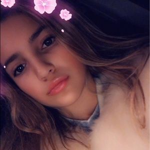 Meet your Posher, Valentina